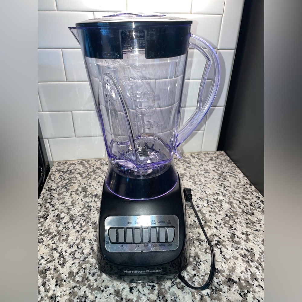 Hamilton Beach Smoothie Electric Blender with 10 Speeds, 56 oz. Model 50190.
